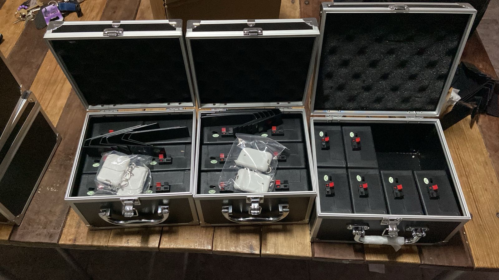 Maletin 8 Detonadores Inalambricos + 2 Controles - Imagen 6